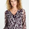 Kleding Cassis | T-Shirt Van Visnetkant Met Bloemenmotief En Fronsjes Aan De Kraag Aubergine