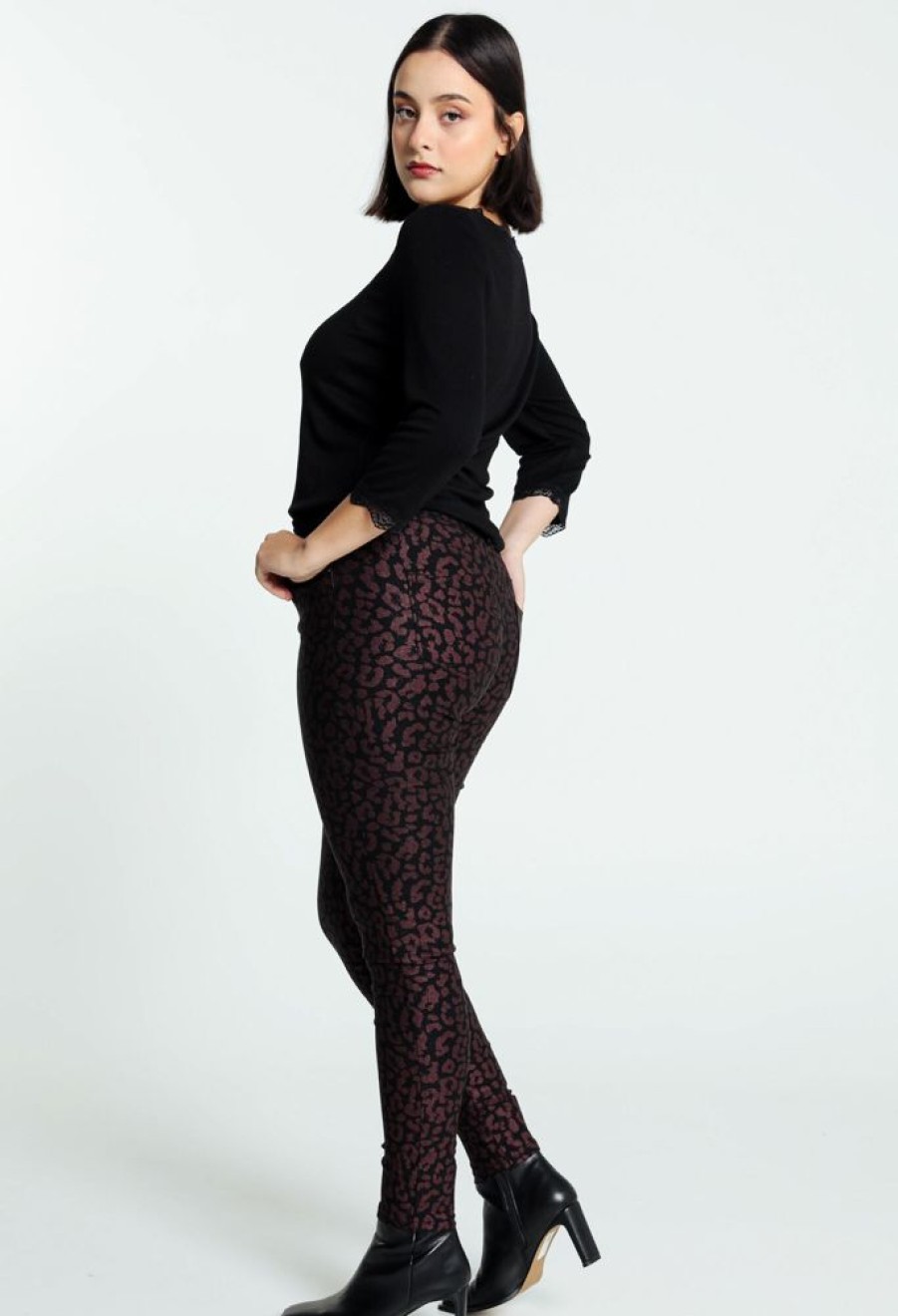 Kleding Cassis | Slim Broek In Viscose Met Luipaardmotief Zwart