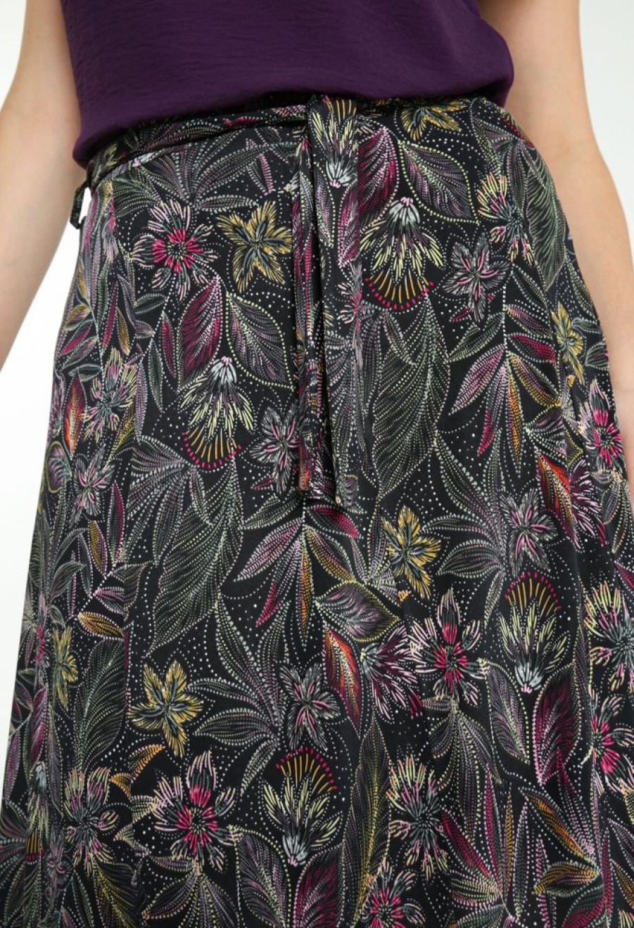 Kleding Cassis | Lange Jurk Met Gestippelde Bloemen En Geknoopte Taille Zwart