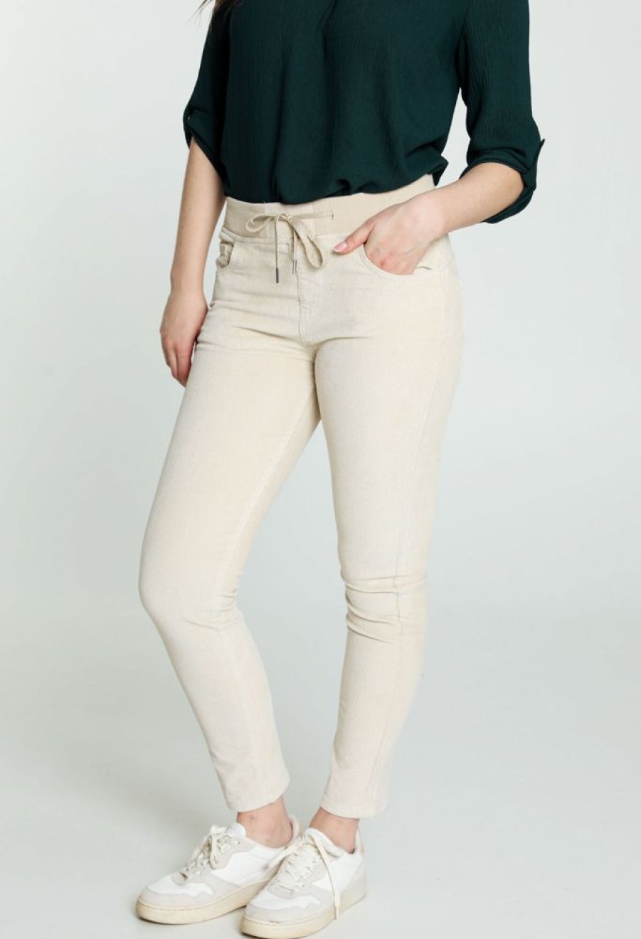 Kleding Cassis | Effen Slim Broek In Fluweel Met Sportband Beige