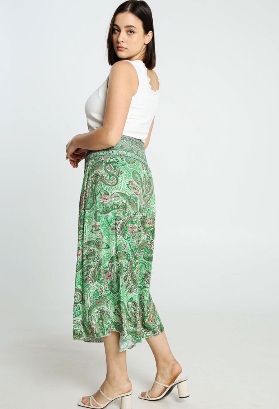 Kleding Cassis | Kick-Flared 3/4-Broek In Viscose Met Kasjmierprint En Smokwerk Groen