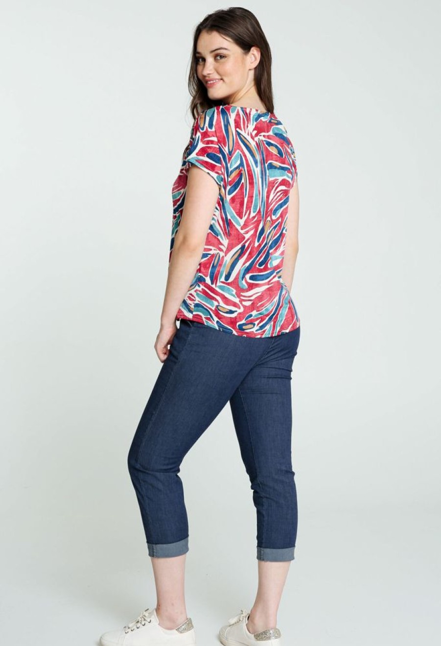 Kleding Cassis | T-Shirt Met Abstracte Print En Decoratieve Knopen Rood